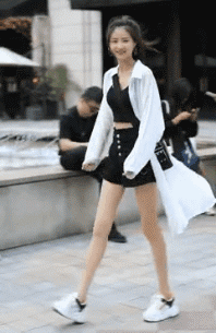 性感女人动图：这是不是你们想的小姐姐？