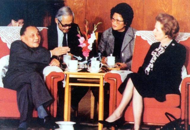 香港回归前夕，英国34艘军舰闯入南海，与我军对峙72小时自动撤离