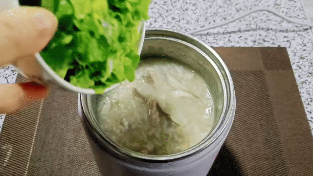 天冷多给孩子吃1碗粥，补充蛋白质和维生素，暖呼呼的好舒服