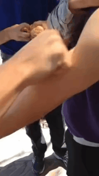 爆笑GIF图片：仿佛看到了一个妹子，你们考虑过她的感受吗