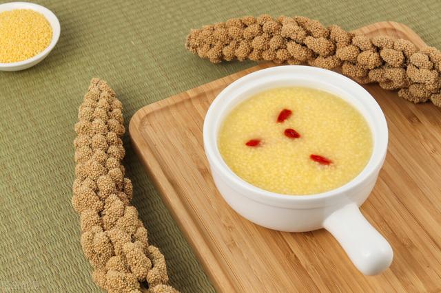 喝小米粥就像喝糖水，血糖从5.6升到25.6，糖尿病人不建议喝