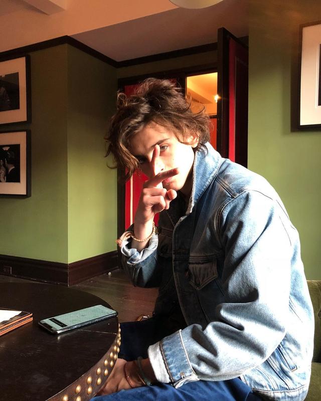 男生好打理的中长发发型（男生好打理的中长发发型可扎可披）