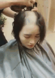美女性感动图：妹子咋这么想不开呢？