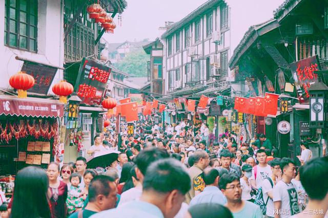 前三季度GDP十强省公布，广东江苏神仙打架，安徽首次超越上海