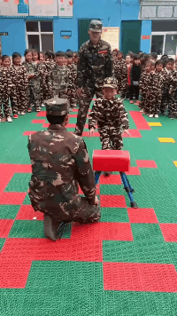 爆笑的动图GIF图片：命根悬一线！这是一辈子的幸福当赌注啊！