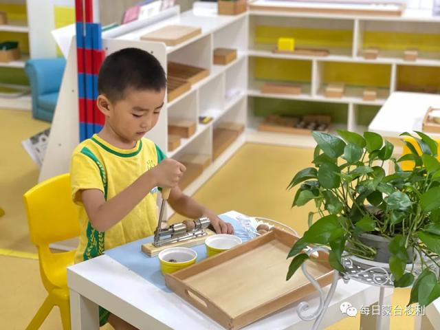 拉开孩子之间的差距，不是成绩，而是这4个方面