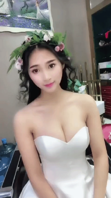 诱惑无比的美女动态图片：妹纸矜持点吧，你这样撩汉不好