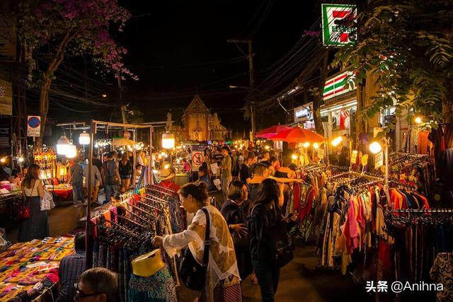 清邁周日夜市，讓你體驗一把清邁的熱情，旅行攻略