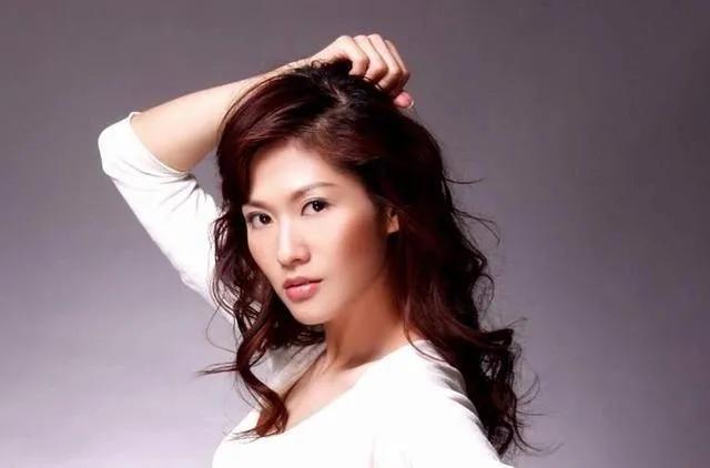 医师丈夫回应被前妻举报她先出轨医生丈夫出轨