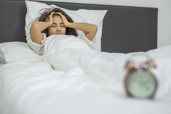 半夜经常失眠，难入睡？这4种疾病，或是你凌晨醒来的幕后真凶