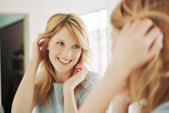 看起来和感觉比实际年龄年轻的人的 8 个习惯