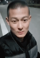 搞笑的GIF动态图：笑到窒息哈哈哈！