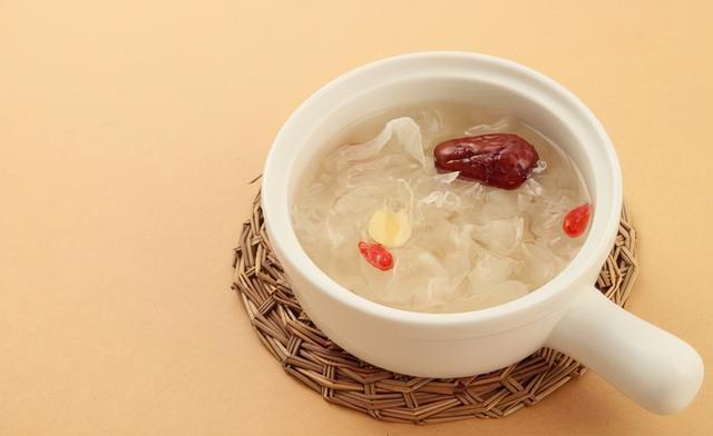 家里有梨别再直接吃了，教你4种简单的做法，孩子天天吃也不腻