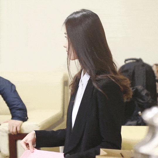 「今日通告」陈都灵出道前(陈都灵出道前纪录片)_1