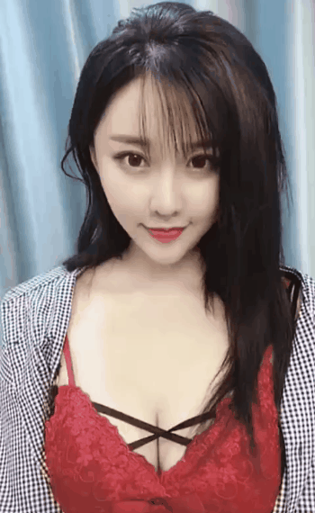 邪恶妹子图动态：新来的保姆好勤快，好喜欢！