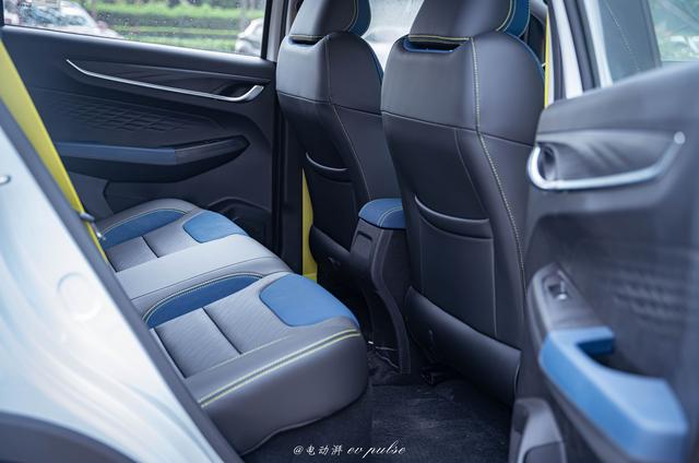 预售价不到6万元，纯电续航322km，几何EX3 功夫牛值得买吗？