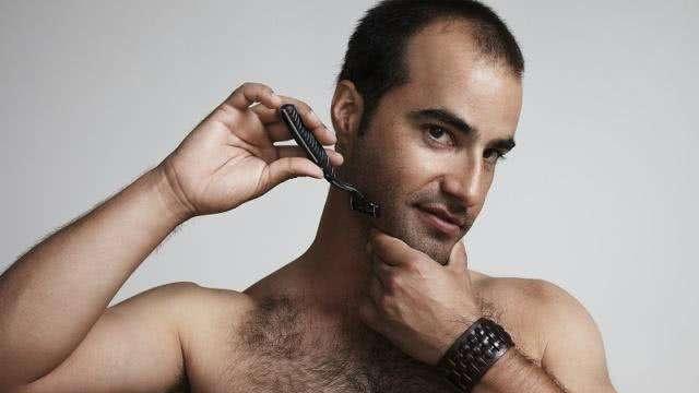 男人每天喝1两白酒，一年过去了，身体会有什么样的变化？