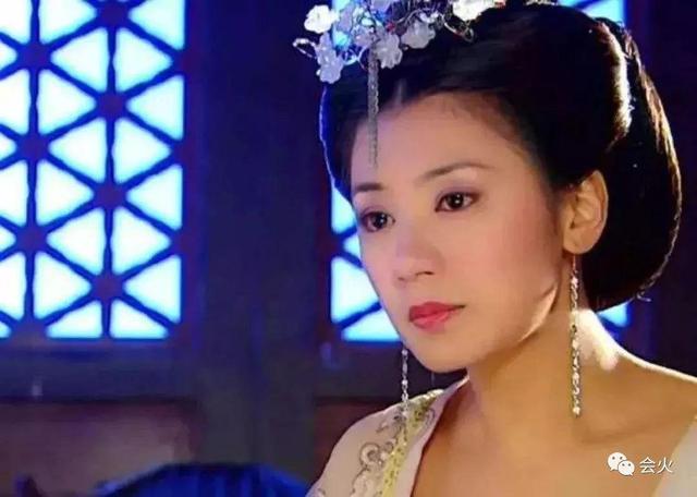 孙志浩:终于和解？贾静雯出席大女儿毕业典礼，离婚9年后与孙志浩同框