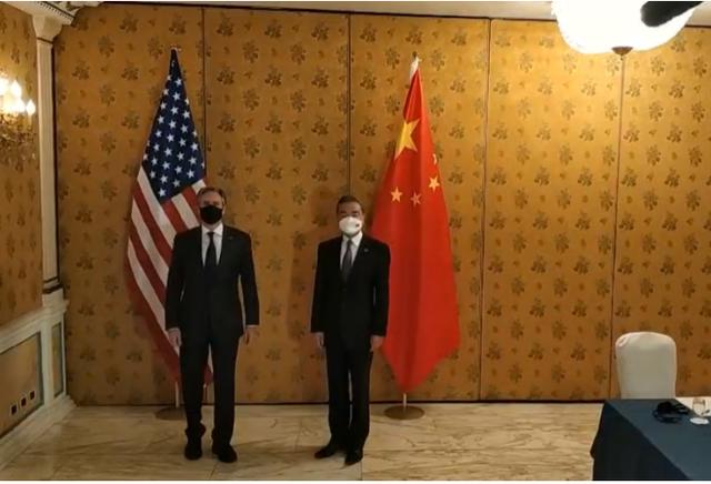 中美罗马会谈，王毅对阵布林肯，3个细节值得玩味