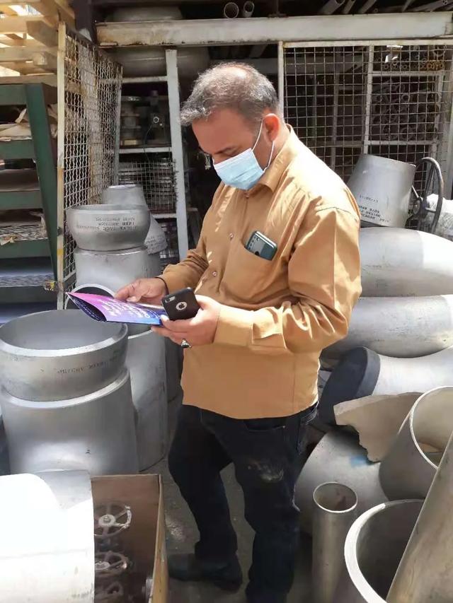 温州机械展去收集名片