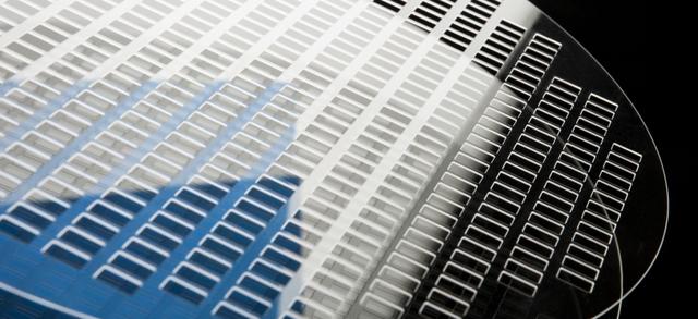 中国半导体发力了！清华大学攻克难关，直接对标国际先进水平