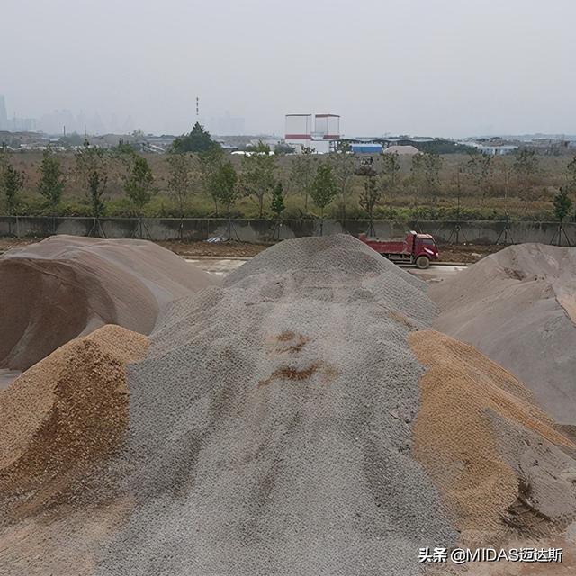 立轴制砂机晃动大