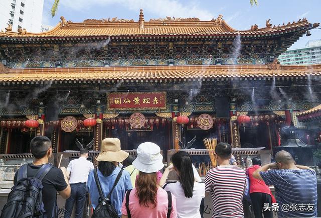 香港黄大仙祠香火一直很旺,抽签有求必应,但愿护港一方平安