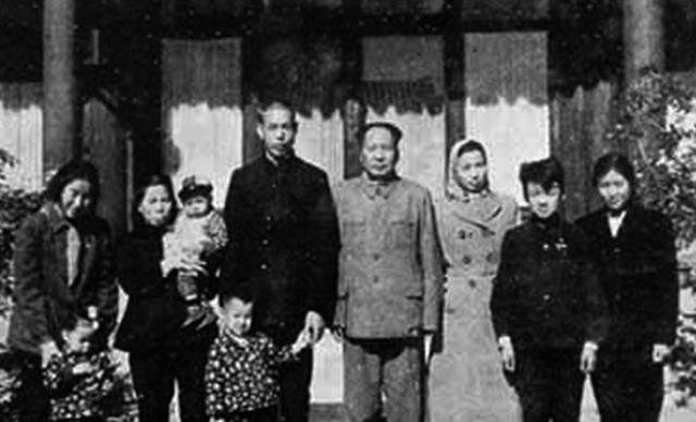 毛主席去世前写信给政府：请帮我照顾九弟一点，我实在是年老了