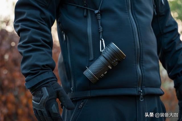 这款三眼小钢炮竟有18000流明——Lumintop雷明兔GT3手电