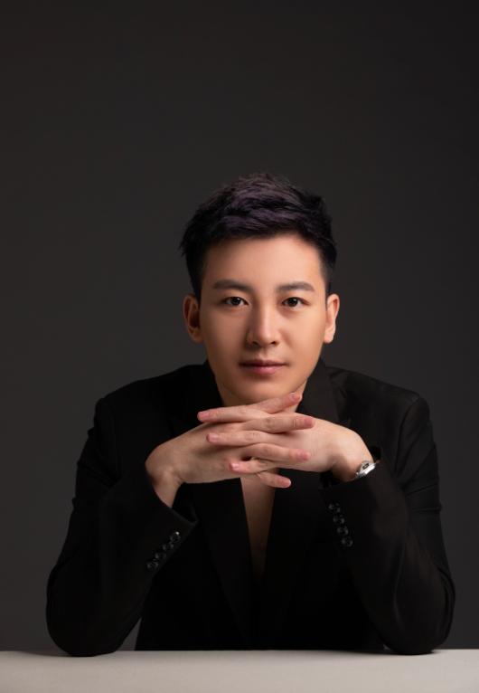 那英孙俪的合作发型师勤奋不自满是发型师的宿命