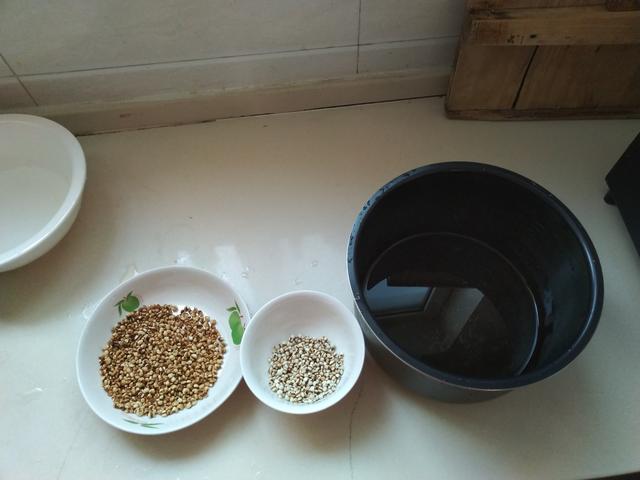 薏米粥的做法 薏米粥的做法（薏米粥的做法和功效） 美食