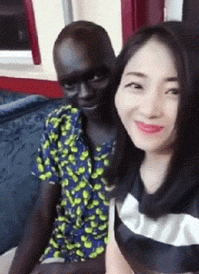 不一般内涵的美女GIF：这种身材的妹子，我一般不敢招惹