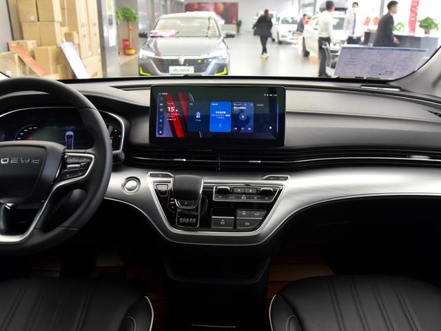 荣威mpv商务车7座车参数(荣威mpv商务车7座车有混动版吗)