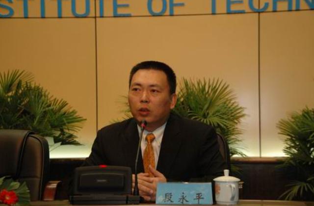 老板娘跑路？恒大爆雷后，才看出许家印和段永平的差距有多大