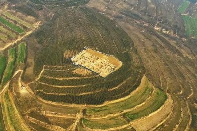 陕西一古代墓葬，其中陪葬人数达186人，耗费十年才找到主棺