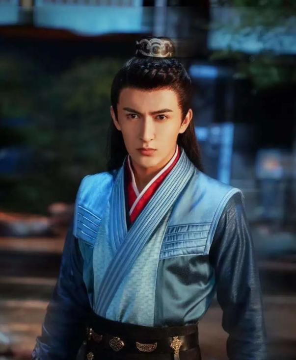 这6个明星明明是纯天然，却像极了整容脸，你看走眼几个？