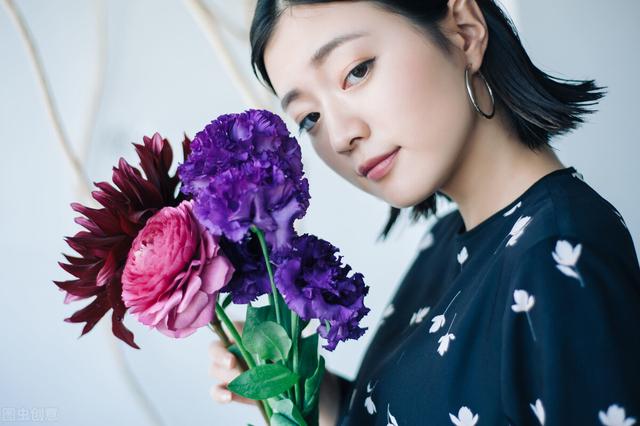 心墙完整版歌词(心墙歌词表达什么意思)