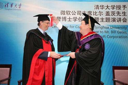 比尔盖茨的故事辍学与成功(比尔盖茨的成长故事)