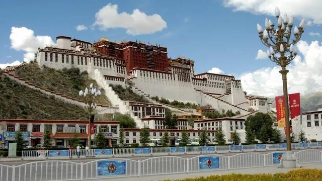 布达拉宫在哪里 布达拉宫在哪里（布达拉宫在哪里个城市） 生活