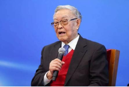 研究癌癥60年，92歲腫瘤院士警告：不想惹上癌，4樣東西盡量別碰