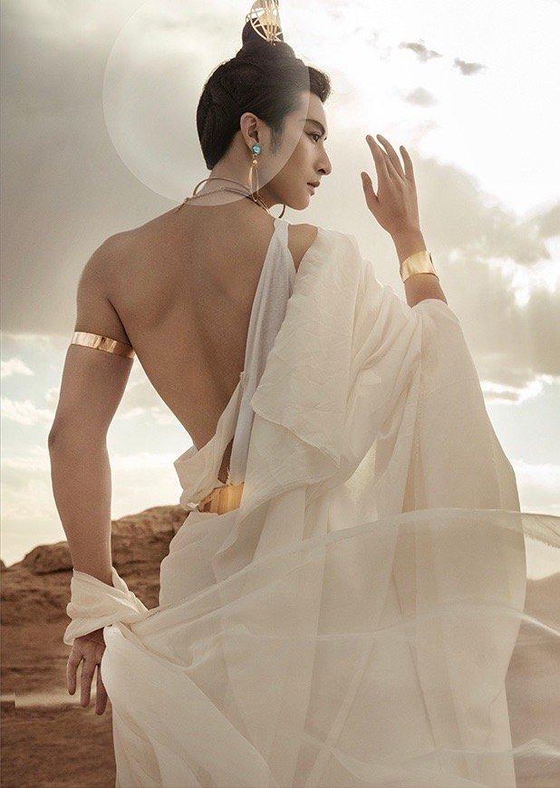 第一反应"哇!杀心观音"啊.超级还原啊.