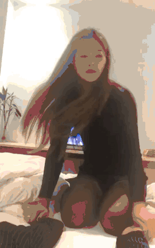 邪恶的动态图图片：这样的好老婆去哪儿找！下了班还给按脚