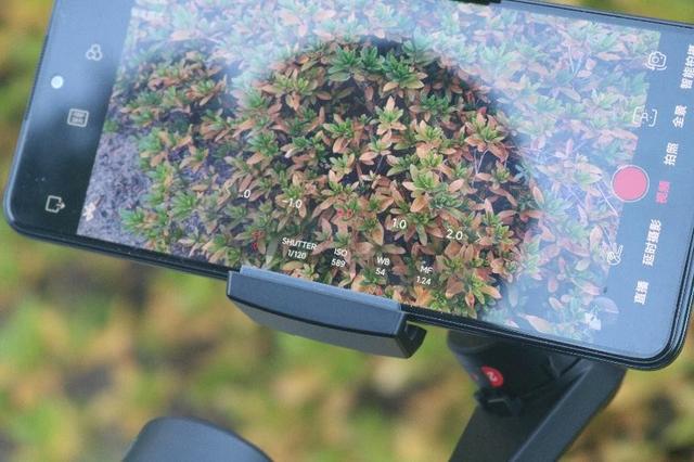 奥川SmartXR三轴手机稳定器体验：功能强大，单手可完成所有操作