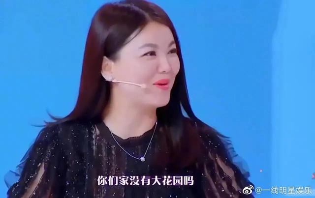 45岁的李湘再一次证明，女儿还是跟妈妈最亲