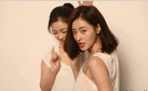 很内涵的美女动态图：这样拉筋真的很酸爽！