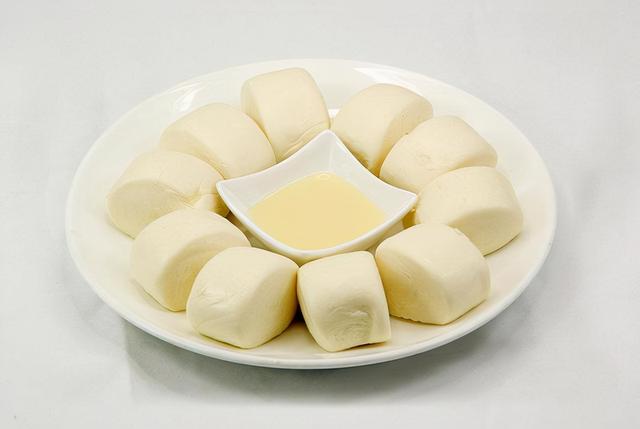 胃部经常反酸、烧心，该怎么办？吃馒头、喝牛奶可以有效缓解吗？