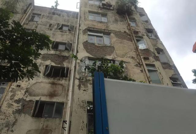 今天，深圳一居民楼突然倒塌