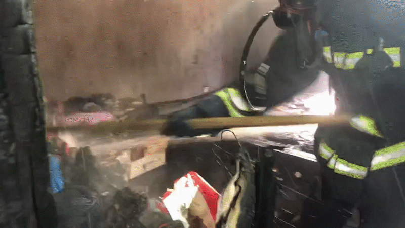 熊孩子烧试卷？结果把房子烧了！