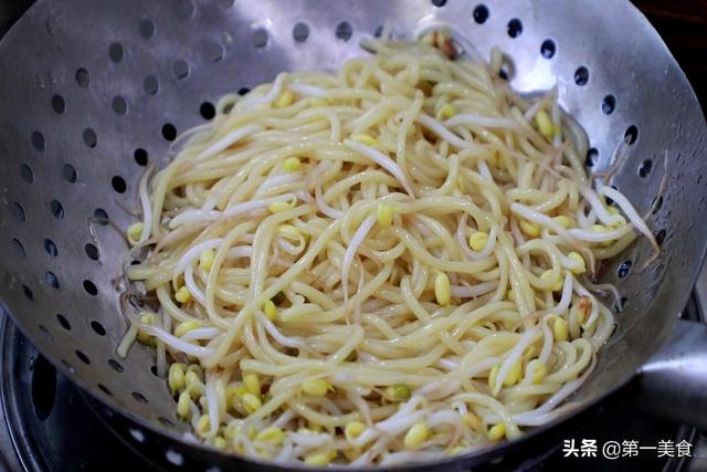 想吃熱乾麵不會做？大廚教你調醬和煮麵技巧，這口感真地道 健身 第6张