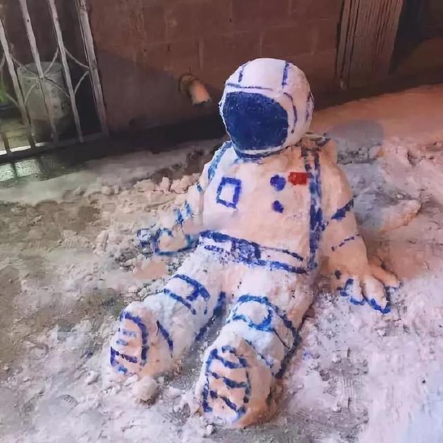 沙雕搞笑雪人图片大全，爆笑雪人GIF动态图集锦